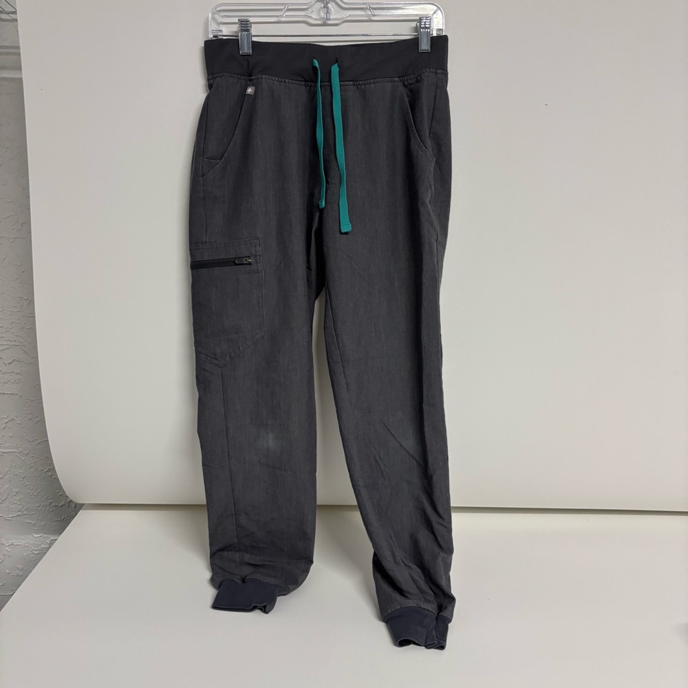 FIGS Zamora scrub joggers